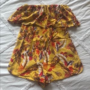 Off the Shoulder Romper Sz S